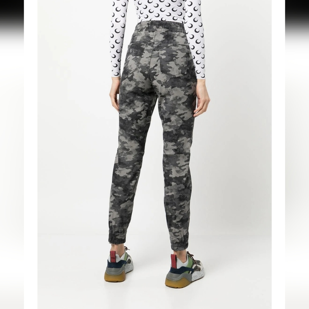 Spanx Camouflage Print Twill Joggers Size Medium … - image 2